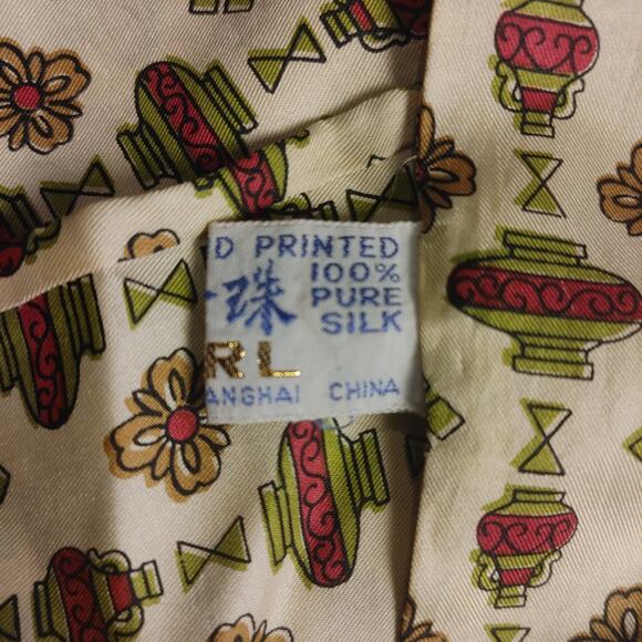 Pure Silk Wrap Shawl Beige Japanese Ornate Quiet Luxury Elegant Chic Wrap Scarf - Picture 4 of 4